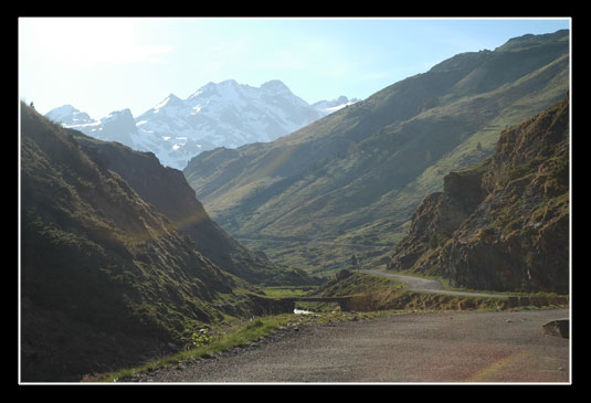 Premier aperçu du massif du Vignemale