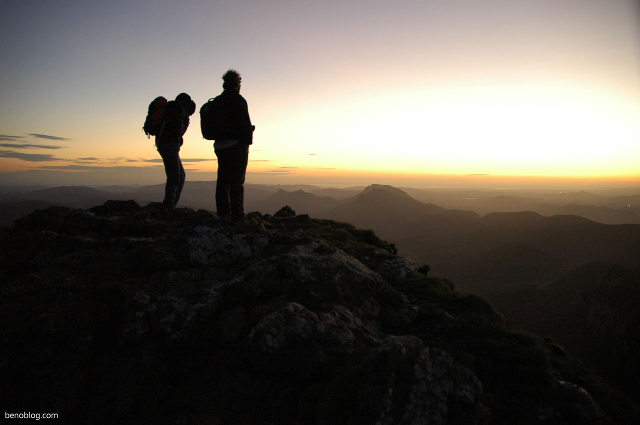 Bugarach, lever de soleil au sommet