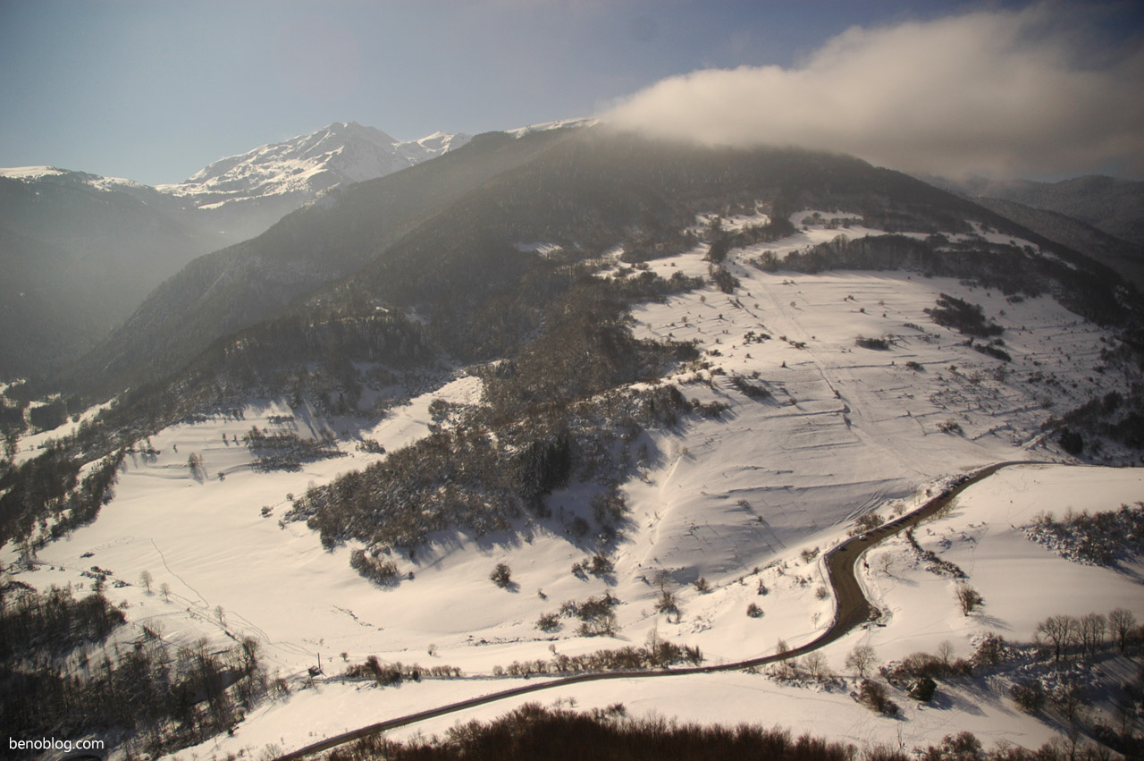 Cascades de Roquefort et château de Montségur